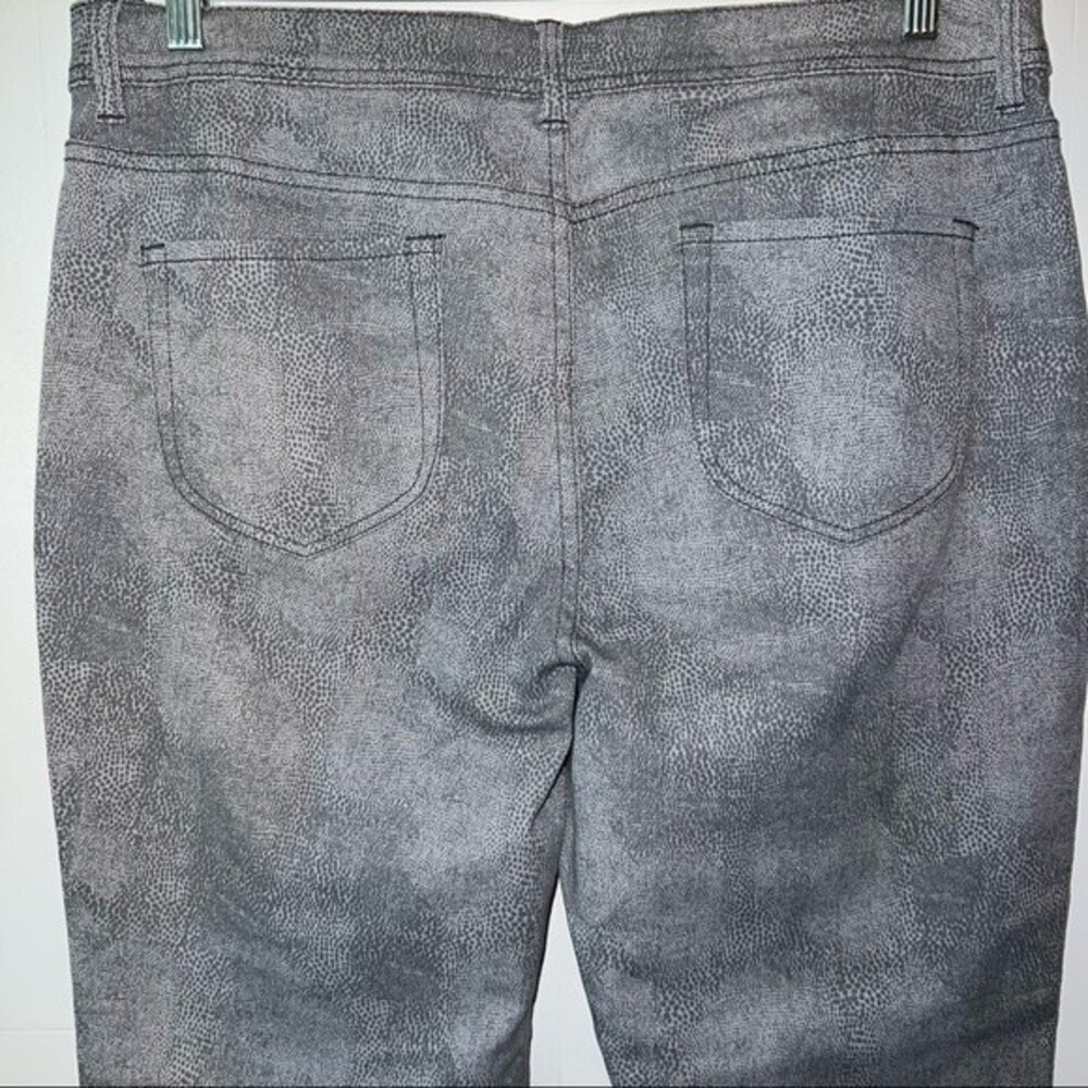 NWT CHICO'S Silver Python Lustrous Print Gray Sli… - image 7